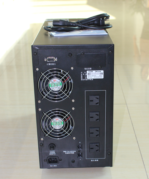 在線式ups電源開機(jī)和關(guān)機(jī)時,“滴”的一聲,告知按鍵開啟或關(guān)斷成功。